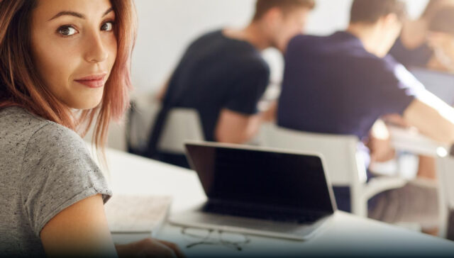 Alta formazione o corsi professionali: come scegliere il percorso più adatto ai tuoi obiettivi professionali.